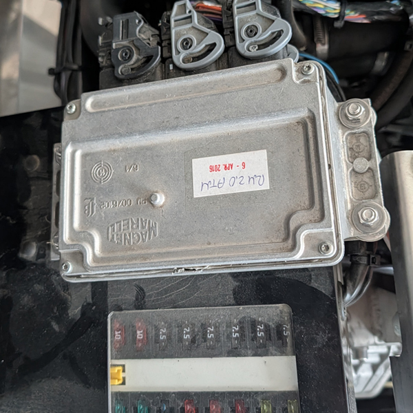 Calculateur moteur BOOM Peugeot 2,0 ECU